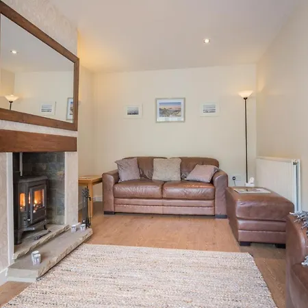 2 Bed In Sz013 Holiday home