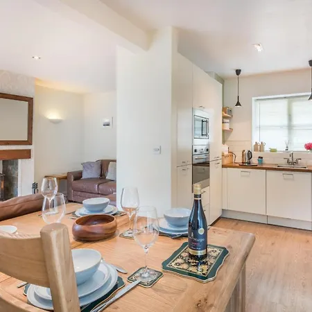 2 Bed In Sz013 Holiday home *